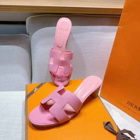 Hermes Oran Sandal: Chic & Casual Summer Style