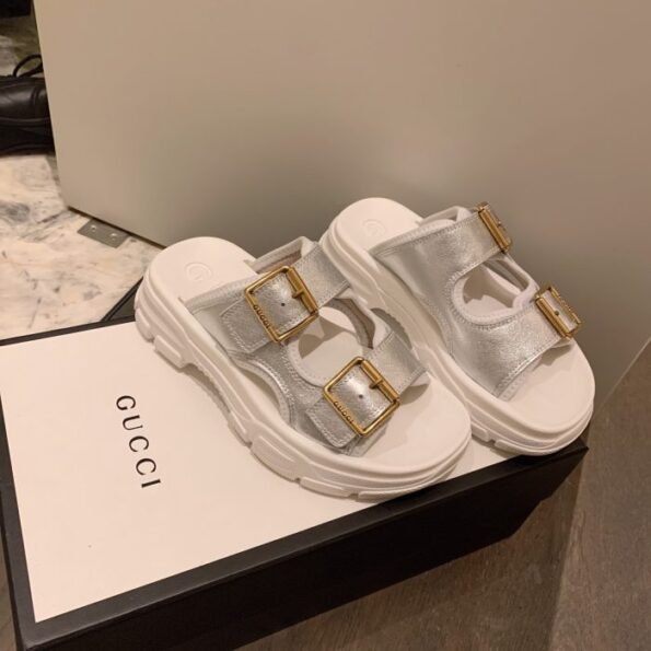 Gucci Slippers Size 42 - Luxe Comfort, Pre-Loved Style