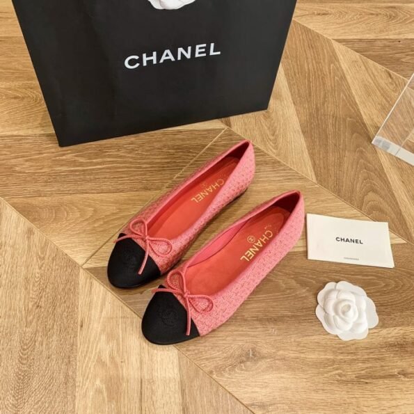 Pre-Loved Chanel Flats - Size 8 - Your Chic Upgrade