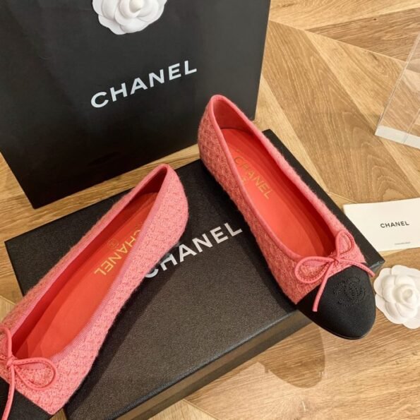 Pre-Loved Chanel Flats - Size 8 - Your Chic Upgrade