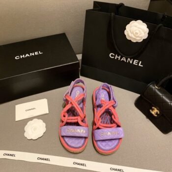 **CHANEL Slippers: Size 27 - Luxury & Comfort**