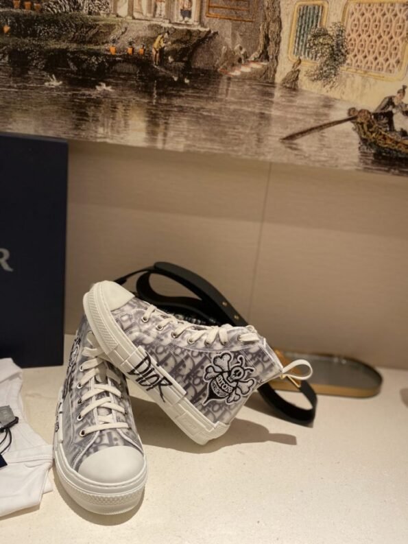 Dior Sneakers - 25% Off, Limited Time Only!