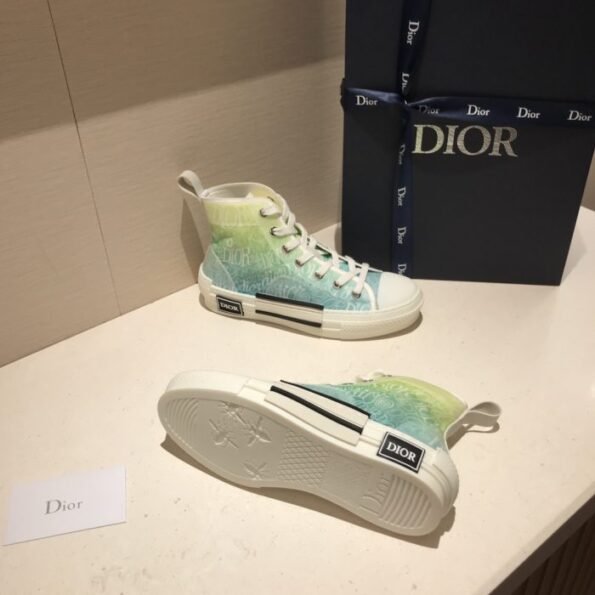 🔥 Dior Sneakers: Size 28, Your Style Upgrade! 🔥